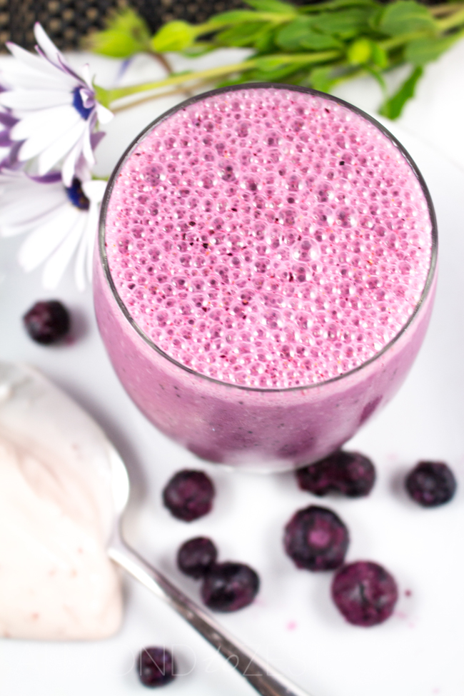 Oaty Blueberry Smoothie - A super healthy, quick and easy, 3 ingredient smoothie using blueberries, strawberry yogurt and oat milk! Very nutritious and a great way to start the day!!