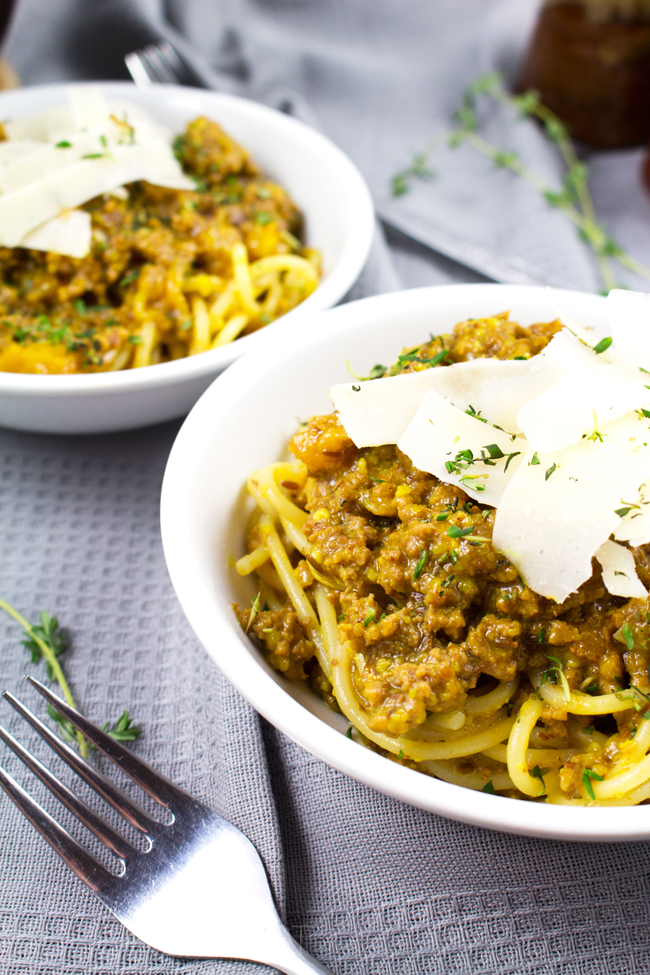 Morrocan Spaghetti - Delicious, healthy, sweet & savory spaghetti dish packed with Moroccan flavors!