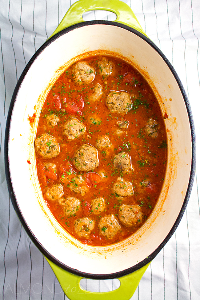 OnePot Spicy Meatballs in Tomato Sauce
