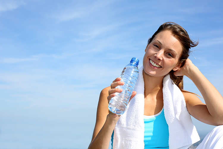Check out these sneaky—and super common!—mistakes that could be adding to your tummy fat and holding back your future flat belly.