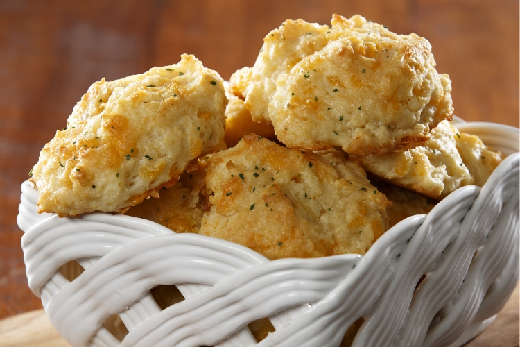 Low-Carb Cheddar Biscuits