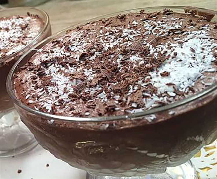 Low-Carb Chocolate Coconut Mousse