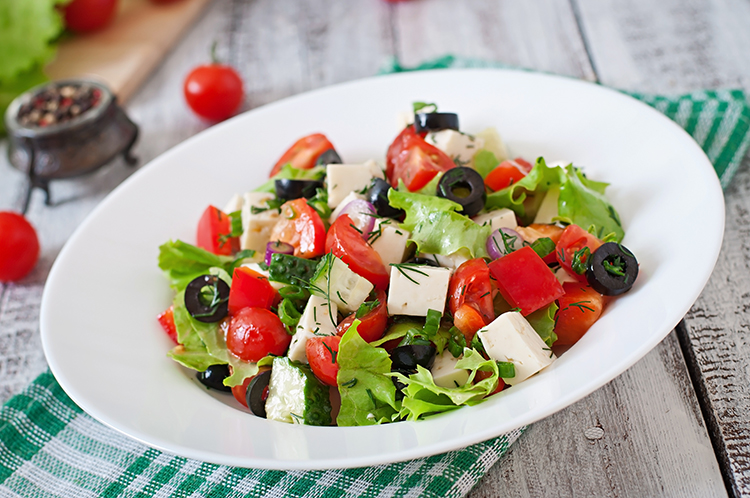Low-Carb Greek Salad